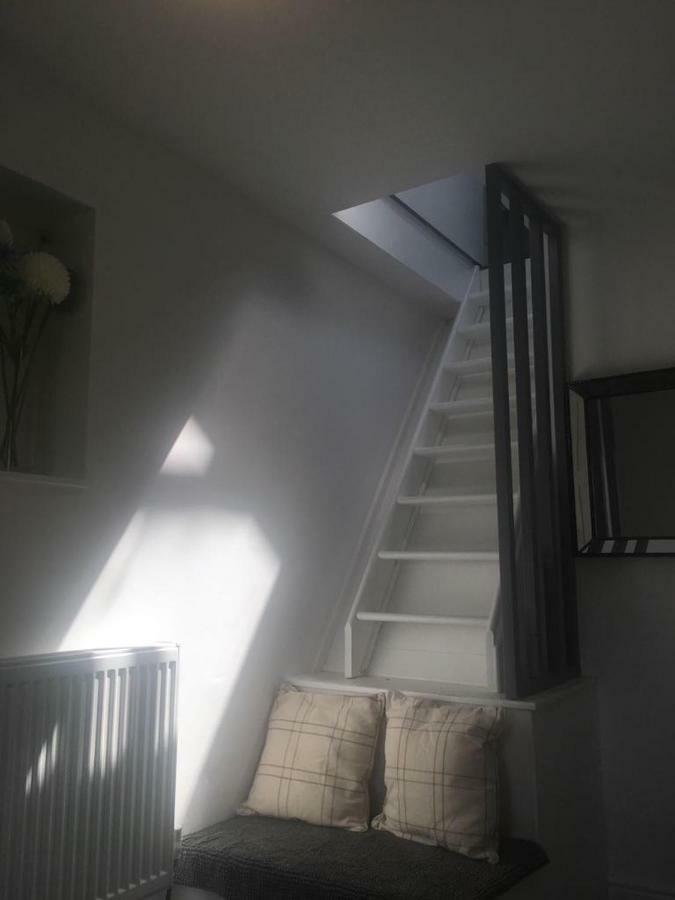 Webb place 2 bedroom apartment ! Croydon Esterno foto