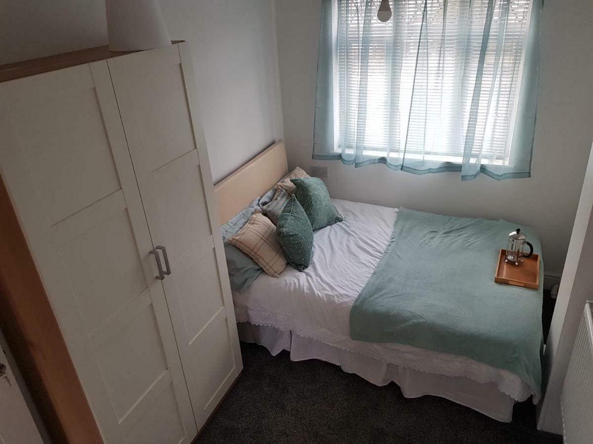 Webb place 2 bedroom apartment ! Croydon Esterno foto
